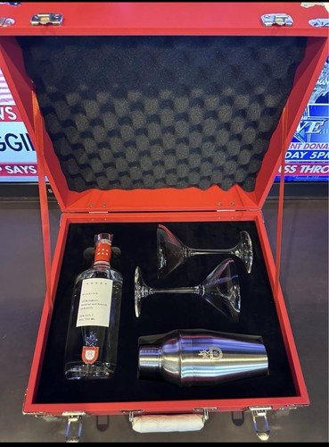 Truman vodka martini - truman, suitcase