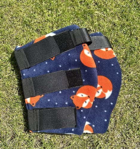 Cob size fleece hock - hock,