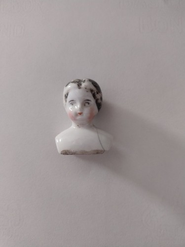 Antique shoulderplate china