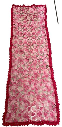 Vtg red pink doily - pink, table