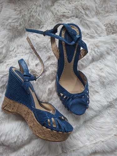 Electric blue faux leather - electric,