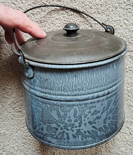 Antique primitive gray - antique, enamel