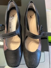 LADIES CLARKS SHOES SIZE 6 New