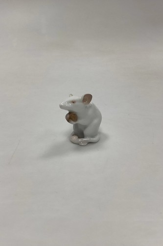 Royal copenhagen figurine - royal,