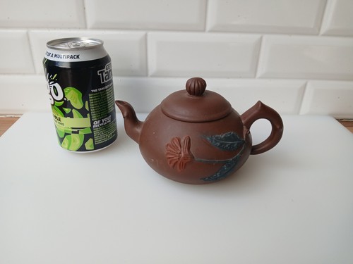 Chinese teapot yixing pottery - chinese,