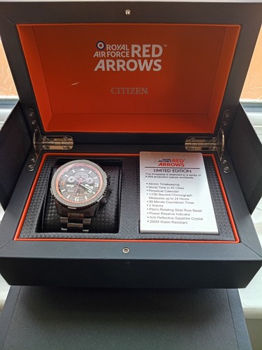 Citizen red arrows - red,