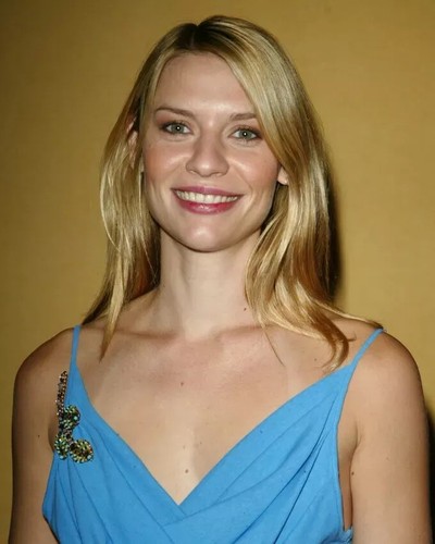 Claire danes posing blue - posing,