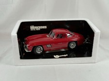 Burago 1/18 Scale Die Cast Model Mercedes-Benz 300SL Roadster - Red Boxed