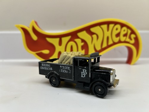 Corgi morris truck building - corgi,