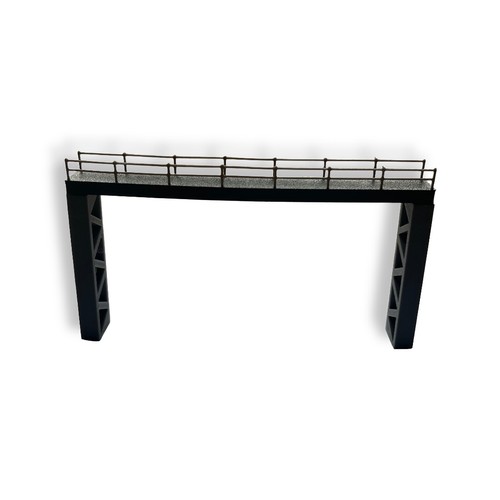 Prints 00 gauge gantries - |,