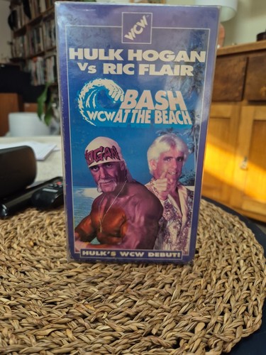 Wcw vhs bash the beach - bash,