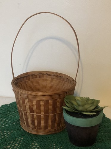 Vtg woven wicker - 10.5”,