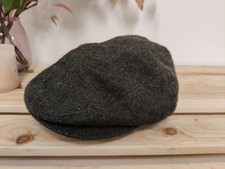 BARBOUR DARK KHAKI GREEN FLAT CAP SIZE MEDIUM HERRINGBONE MENS COUNTRY FARM HAT