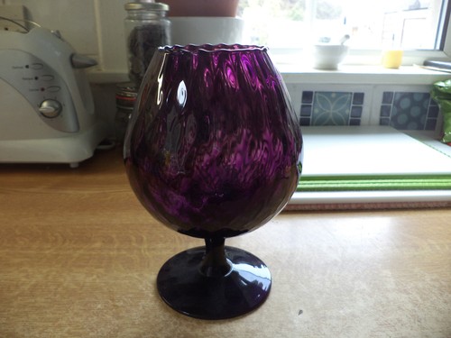 Vintage 1960s pedestal purple - 1960s,