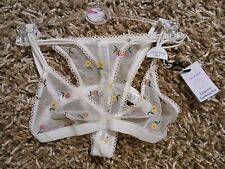 BNWT - WOMENS WHITE FLORAL