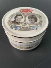 Sadler England Marriage of Prince Charles to Lady Diana Round Powder Trinket Box