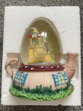Melody Easter Parade Snow Globe - Musical 