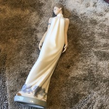 NAO By Lladro 01205 The Model Figurine Boxed