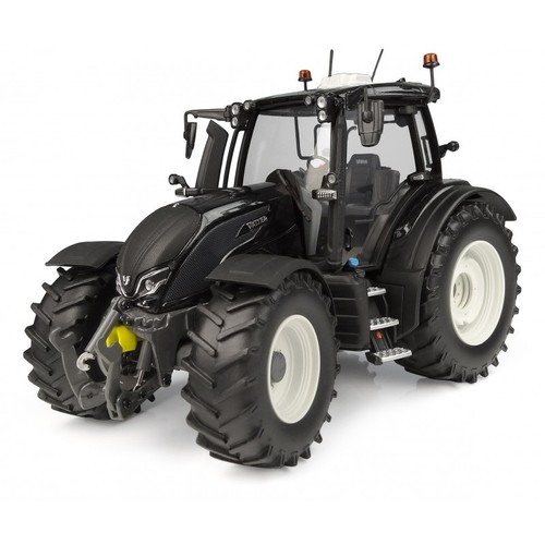 Universal hobbies valtra - hobbies,,