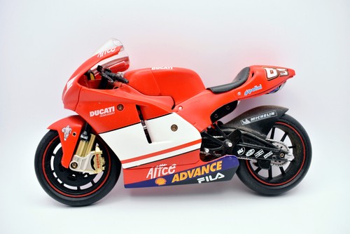 Model motorcycle ducati - model, 1:12