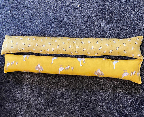 Insulating fabric draught - insulating,