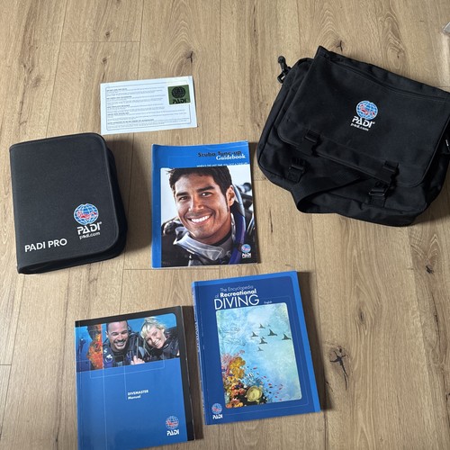 Padi divemaster crew - pak, pack