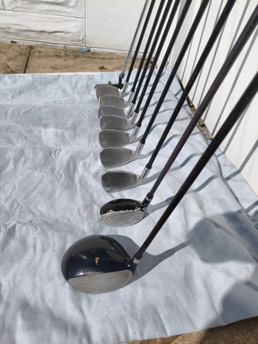 Mens golf clubs - r/h,