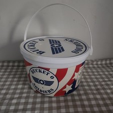 Toy Story Bucket of Soldiers 30 Toy Story Soldiers & Bundle of Plastic Soldiers 