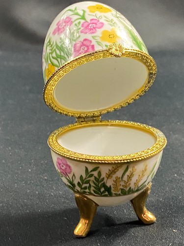 Egg shaped porcelain box - egg,