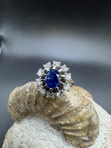 Ring 750 gold - , sapphire