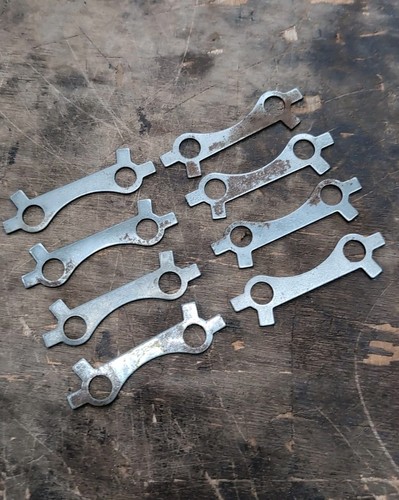 Locker for swivel pin - for, (x8)
