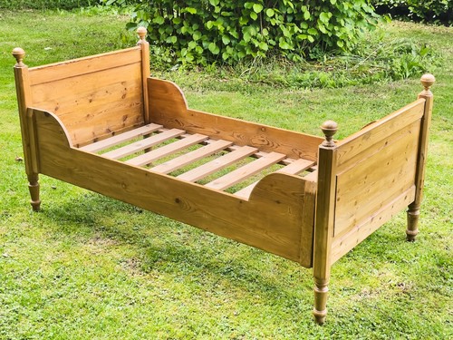 Antique pine single