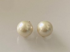 Dior Vintage Resin Pearl Clip