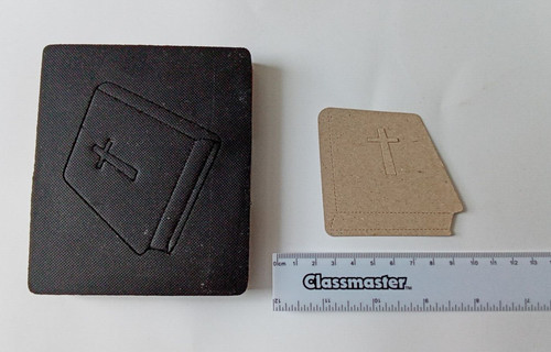 Cross cuts wooden - die, bible