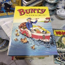 The Bunty Book for Girls 1977