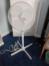 Large White Pifco fan.  Three Speed Settings.  Can Be   Dismantled For Storage