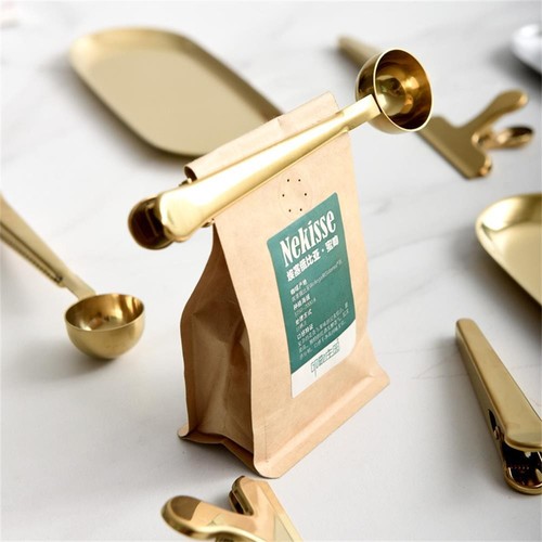 Coffee scoop with clip - 2-in-1,