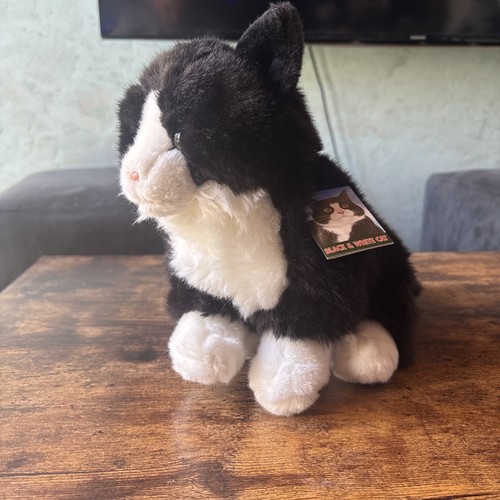 Black white cat fine - &, arts