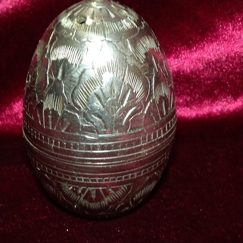 Silvertone engraved egg - silvertone,
