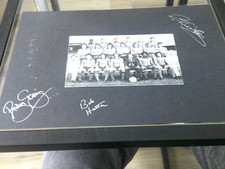 LUTON TOWN   SIGNED TEAM