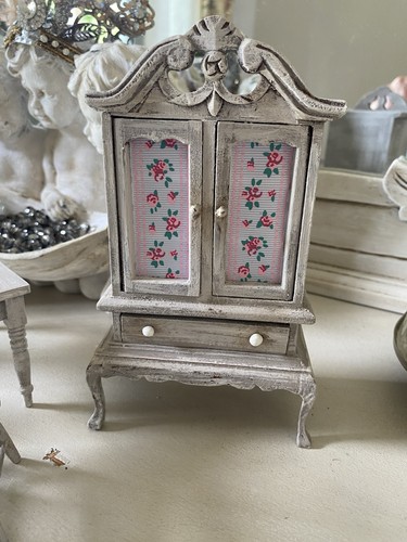 Dollhouse hutch style dresser - hutch,