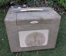 VINTAGE BUSH VALVE RADIO BAC31