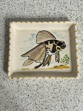 TONI RAYMOND POTTERY HAND PAINTED FANCY GOLDFISH ON RECTANGULAR DISH ENGLAND