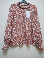 Ladies Top Size 18 Brand New