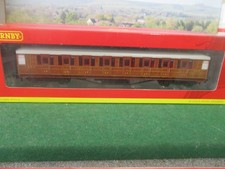 HORNBY 00 LNER 61FT 6IN 3RD CLASS CORRIDOR COACH TEAK '364' . CAT NO.R4172A