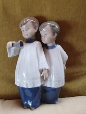 Nao Lladro Choir Boys
