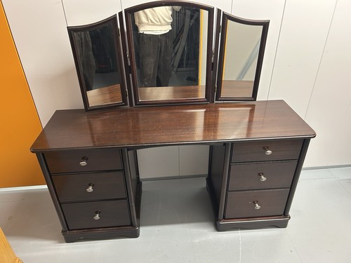 Solid wood mahogany - wood, dressing