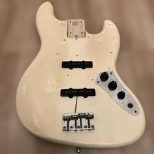 Squier by Fender Jazz Bass