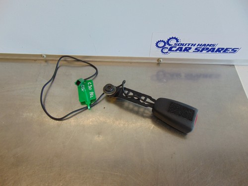 Volvo c30 seat belt - volvo,