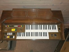Yamaha Organ Model 205U